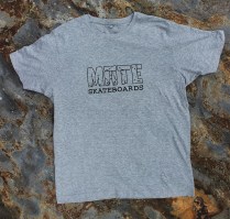 tshirt_grau_skateboard